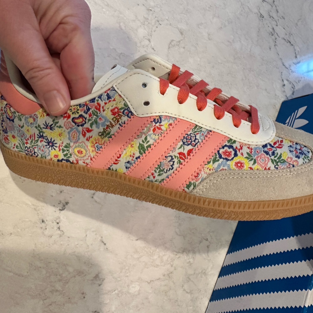 Adidas Samba Sneakers Liberty London Pink Floral Flower Shoes Size 6.5 Big Kids - Picture 2 of 7